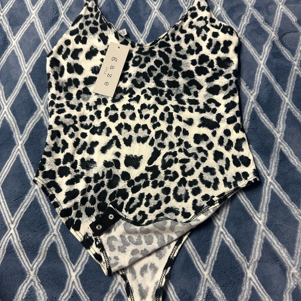 gaze Black White Leopard-Print Bodysuit